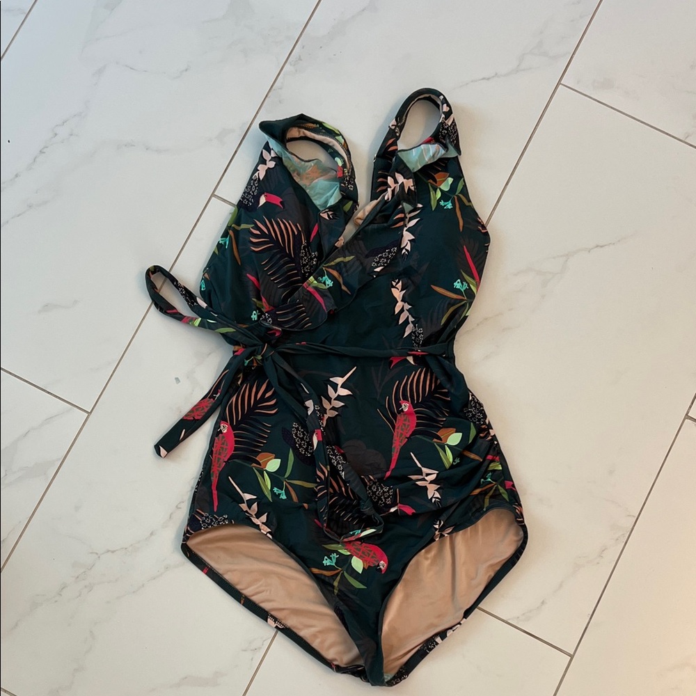 Rey swimwear women’s size Med grace Tropical Print Swimsuit